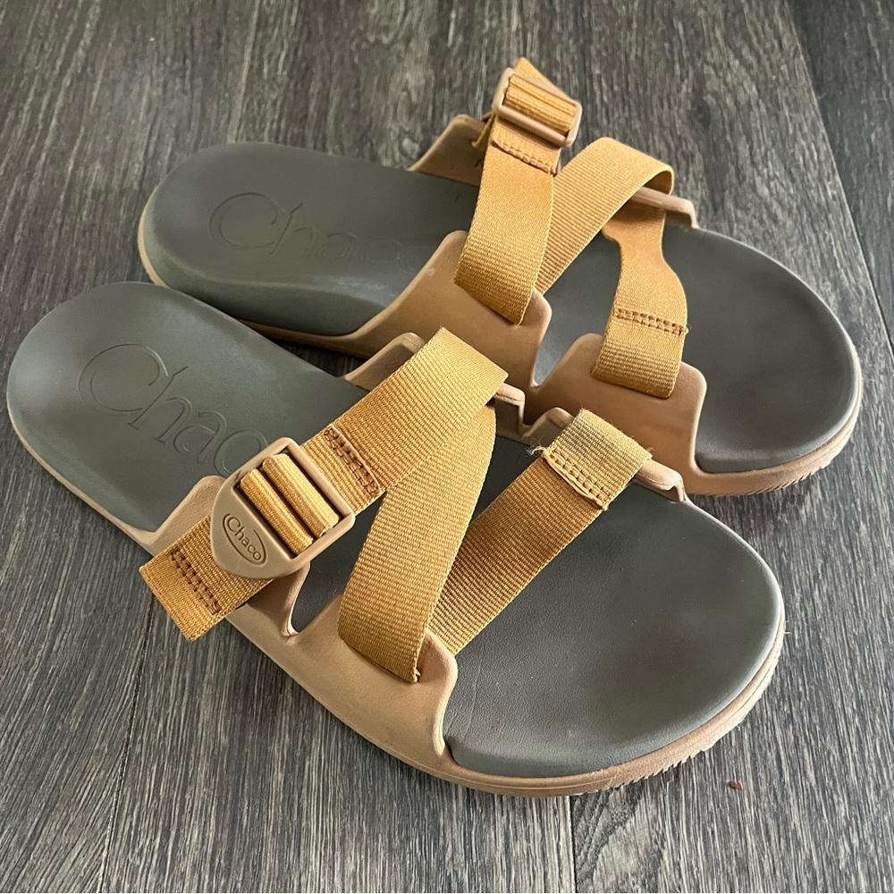 Men’s orange/tan Chaco chillos slides sandals size 10